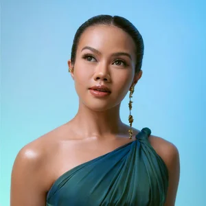 Yura Yunita - indonesian pop band photo