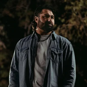 Koe Wetzel - red dirt band photo