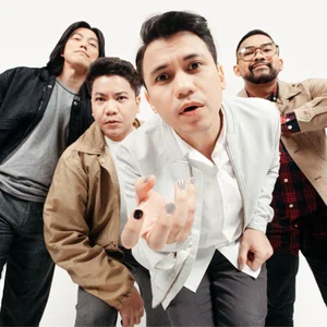 Sponge Cola - opm band photo