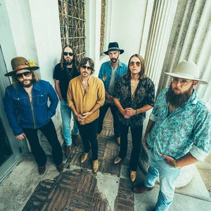 Whiskey Myers - red dirt band photo