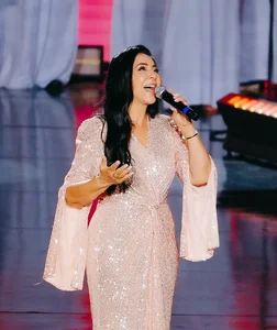 Mara Lima - pentecostal music band photo