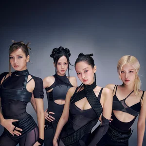 BLACKPINK - k-pop band photo