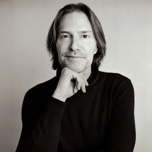 Eric Whitacre - choral band photo