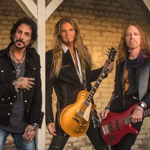 Revolution Saints - aor band photo