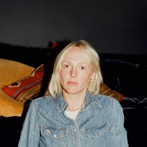Laura Marling - singer-songwriter band photo