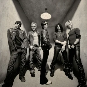 Velvet Revolver - grunge band photo
